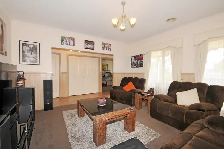 Fifth view of Homely house listing, 8 Windsor Grange Court, Skye VIC 3977