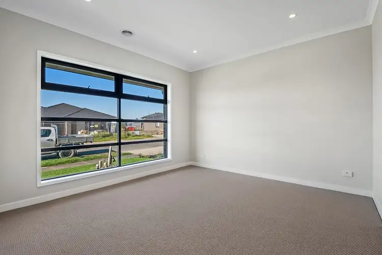 Seventh view of Homely house listing, 22 Featherwood Crescent, Craigieburn VIC 3064