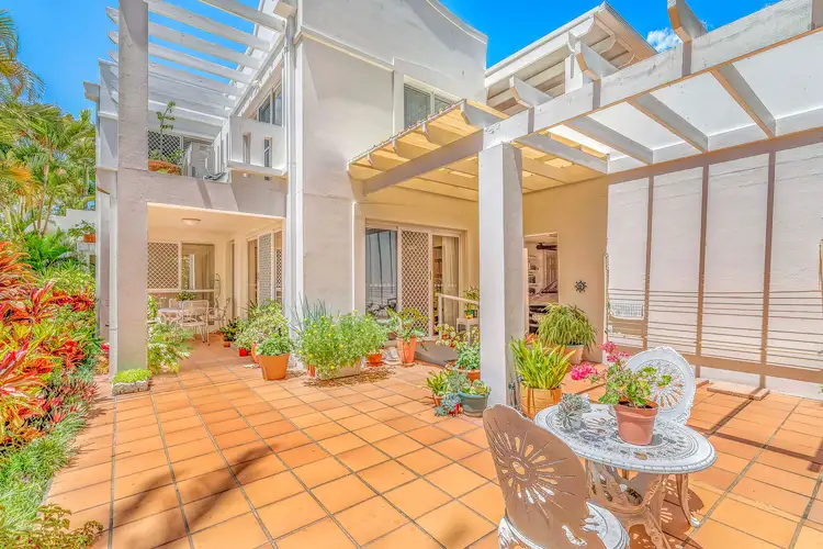 1/100 100 Cotlew Street East, Southport QLD 4215