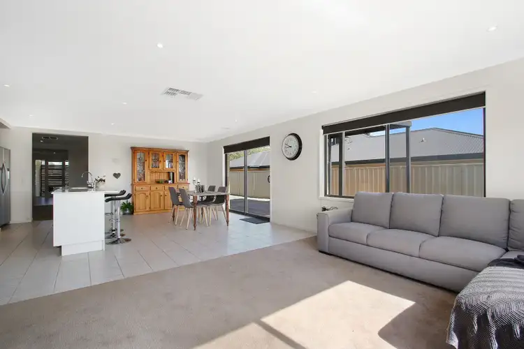 Fourth view of Homely house listing, 2 Ruthven Circuit, Wodonga VIC 3690