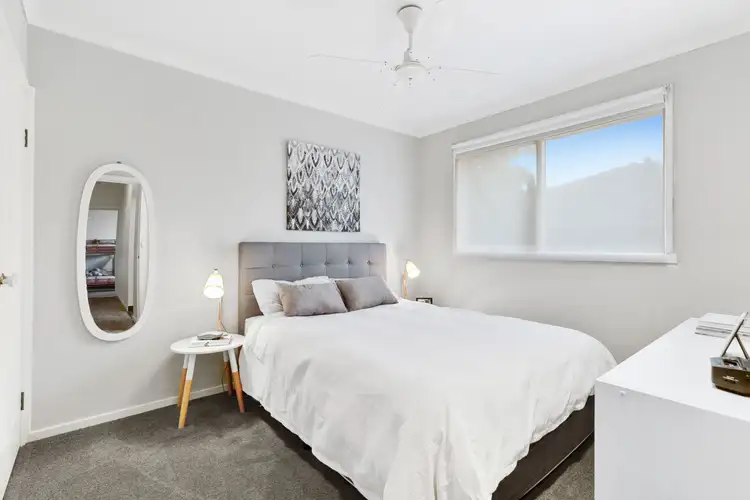 Fifth view of Homely house listing, 10 Birtinya Court, Frankston VIC 3199