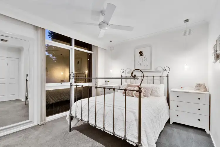Seventh view of Homely house listing, 10 Birtinya Court, Frankston VIC 3199