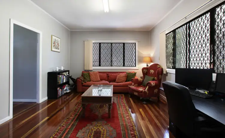 1/112 Eugaree Street, Southport QLD 4215