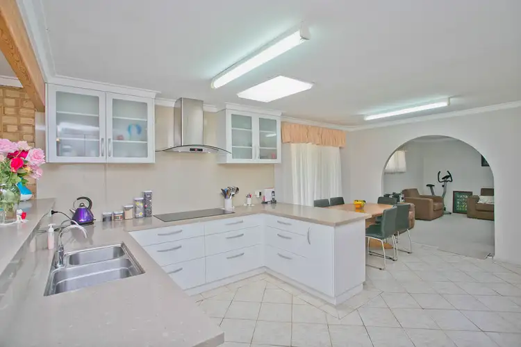 11 Banksia Road, Walliston WA 6076