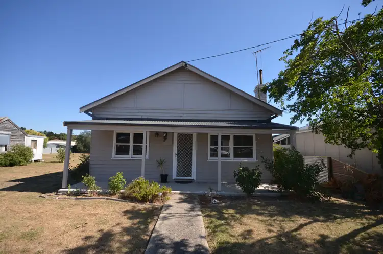 9 Willoby Street, Beaufort VIC 3373