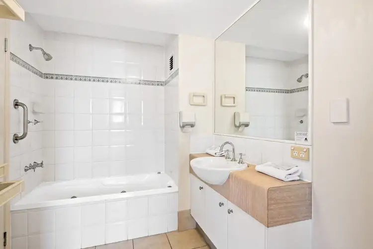 Fifth view of Homely unit listing, 31/32 River Esplanade, Mooloolaba QLD 4557