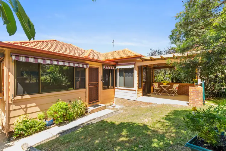 12 Roxburgh Avenue, Thirroul NSW 2515