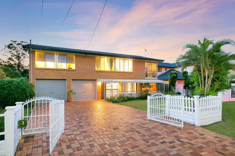 8 Starcross Street, Macgregor QLD 4109