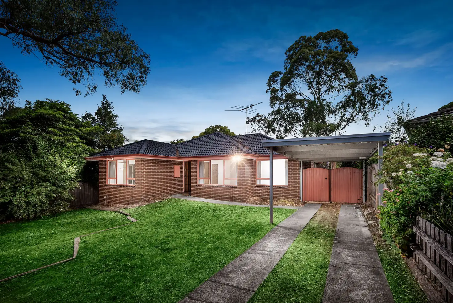 Main view of Homely house listing, 50 Dunvegan Crescent, Macleod VIC 3085