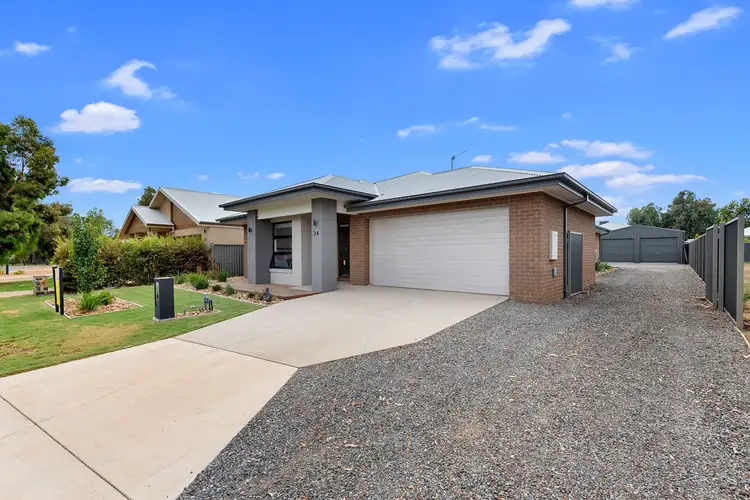 24 Phillip Hyland Drive, Yarrawonga VIC 3730