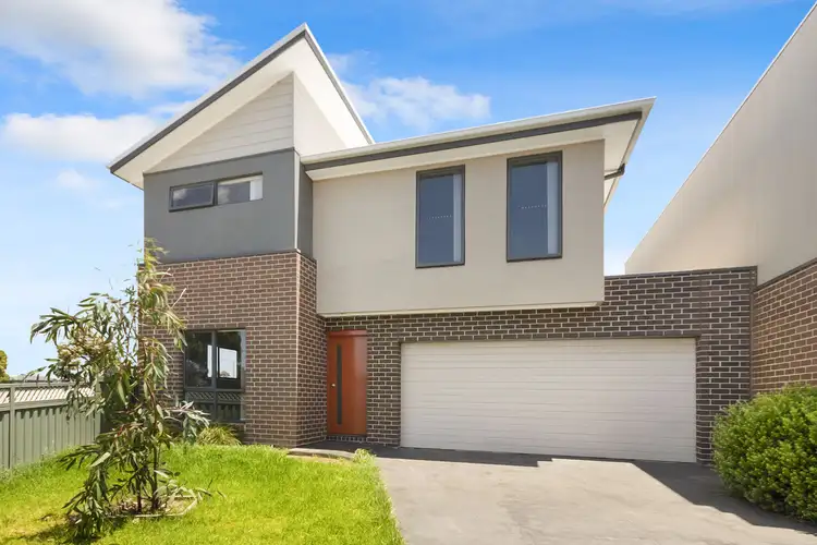 1/180 Henry Road, Pakenham VIC 3810