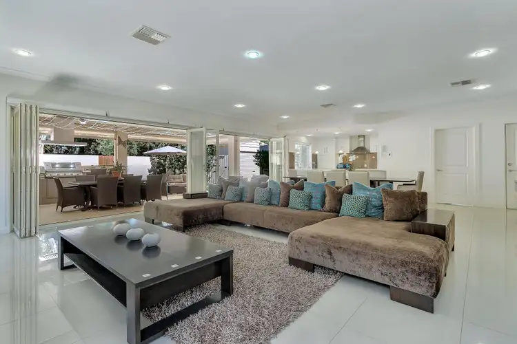 16 Samuel Street, Fulham SA 5024