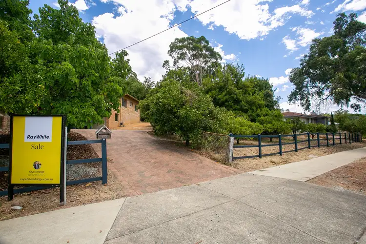 22 Lawnbrook Road East, Bickley WA 6076