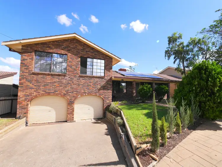 27 Wollowra Street, Cowra NSW 2794