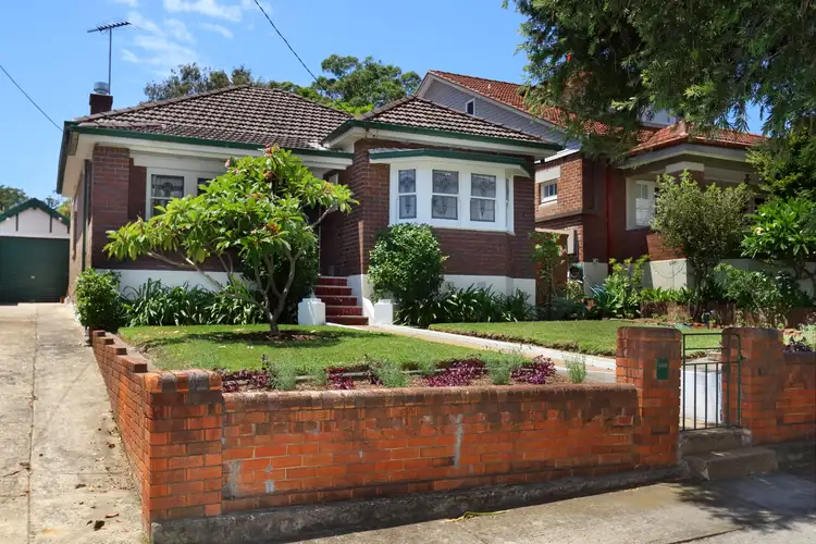 20 McRaes Avenue