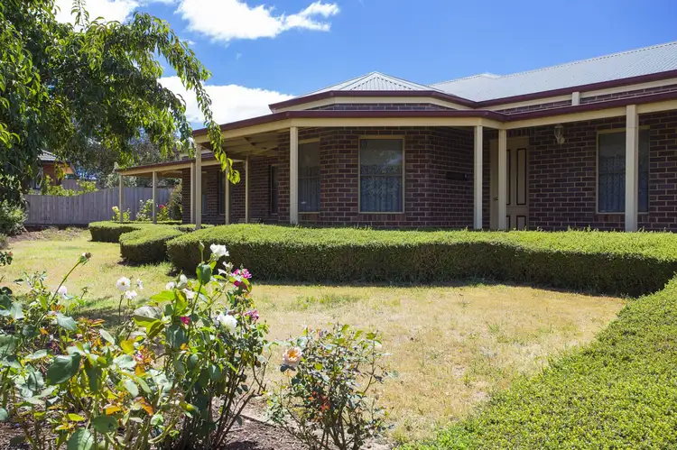 24 Rye Court, Romsey VIC 3434