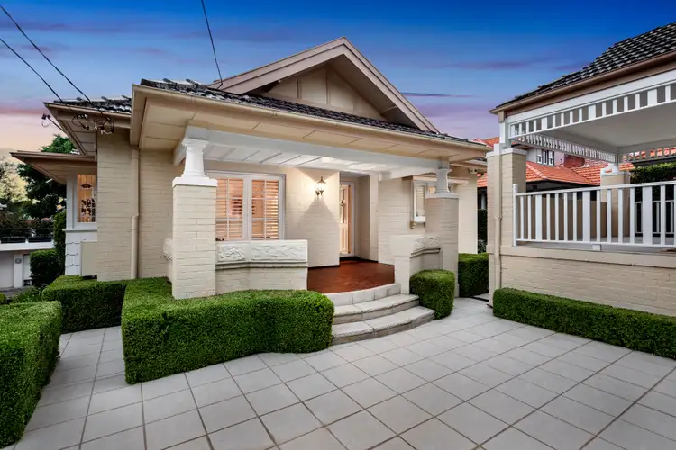 8 Neeworra Road, Northbridge NSW 2063