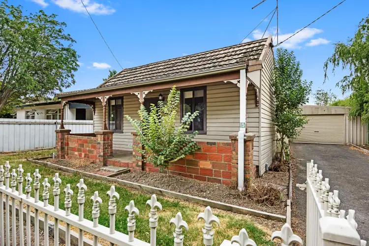 15 Melbourne Road, Brown Hill VIC 3350