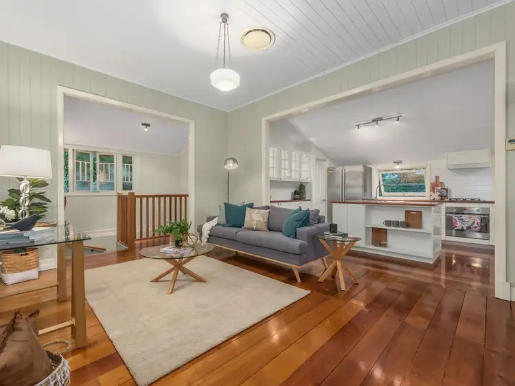 15 Darreen Street, Greenslopes QLD 4120