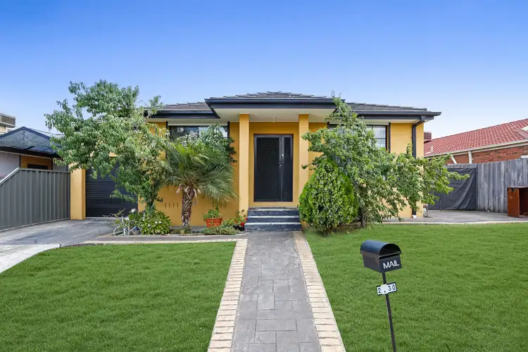 2/30 Paringa Boulevard, Meadow Heights VIC 3048