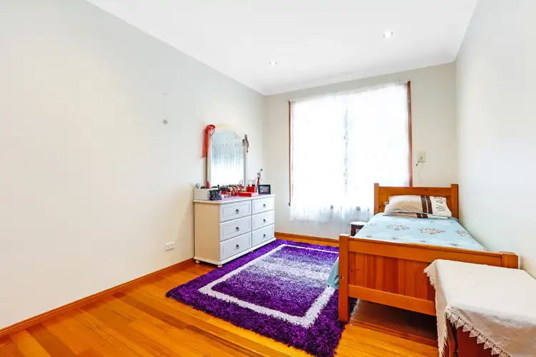 Sixth view of Homely unit listing, 2/30 Paringa Boulevard, Meadow Heights VIC 3048