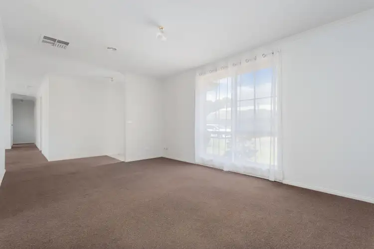 Third view of Homely house listing, 3 Capri Court, Pakenham VIC 3810