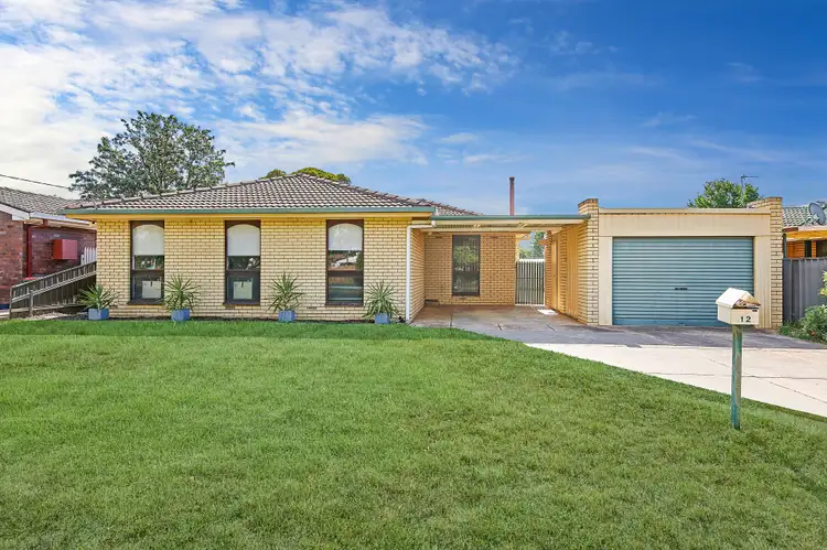 12 Eyre Street, Lake Albert NSW 2650