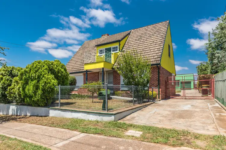 10 Fergus Road, Queanbeyan NSW 2620