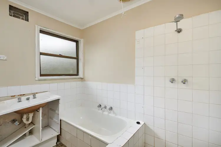 Sixth view of Homely house listing, 2 Kenny Place, Tolland NSW 2650