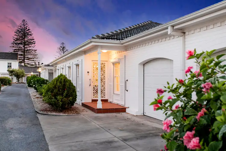 16/8-10 Robert Street, Glenelg South SA 5045