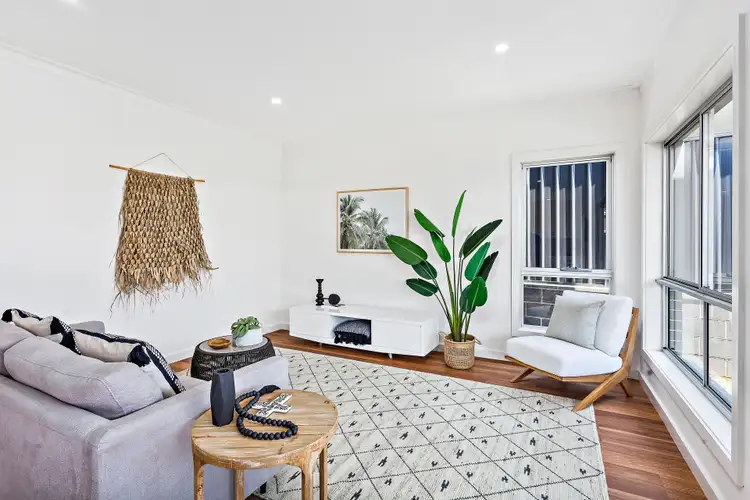 6 Nattai Crescent, Albion Park NSW 2527