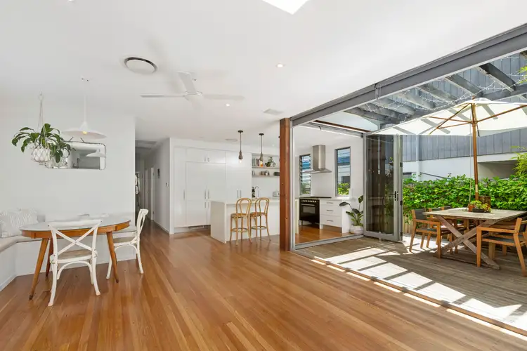 9 Ventura Road, Mermaid Beach QLD 4218