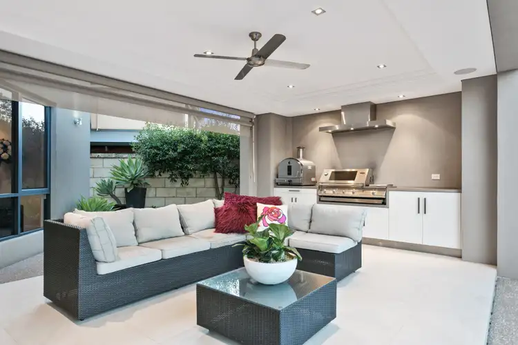 9 McNess Glade, Salter Point WA 6152
