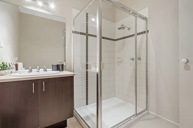 Seventh view of Homely house listing, 10 Glengarry Place, Craigieburn VIC 3064