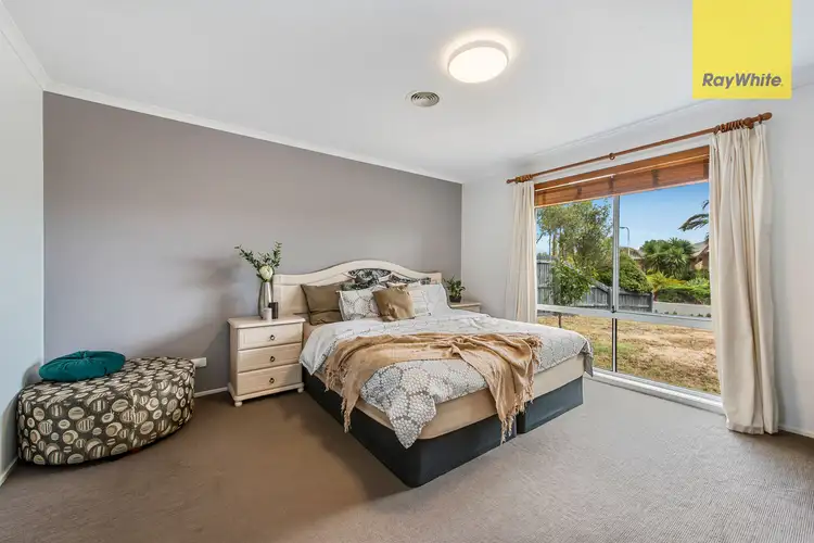 Fifth view of Homely house listing, 2 Rebecca Court, Hillside VIC 3037