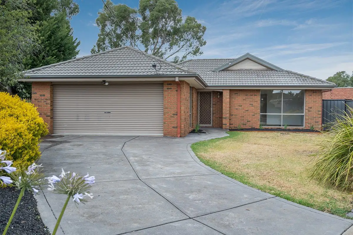 Main view of Homely house listing, 5 Yeovil Court, Craigieburn VIC 3064