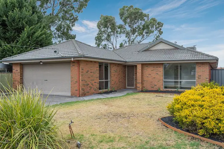 Second view of Homely house listing, 5 Yeovil Court, Craigieburn VIC 3064