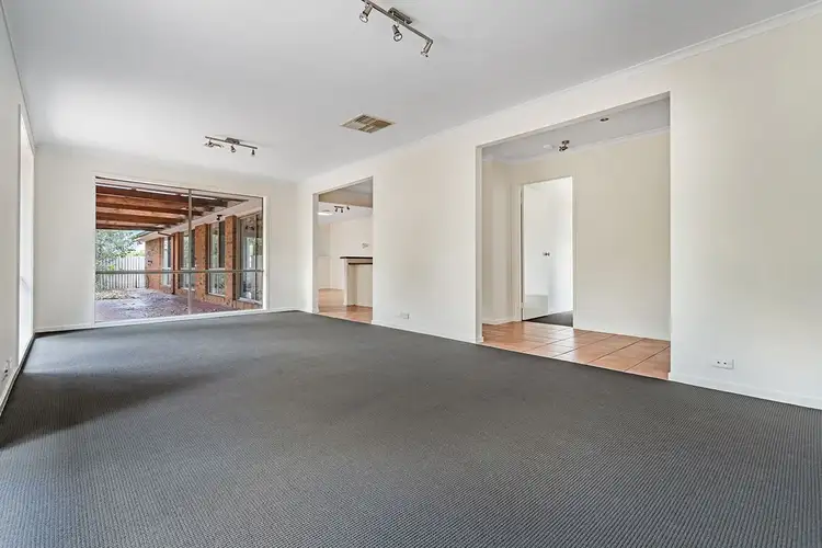Fourth view of Homely house listing, 5 Yeovil Court, Craigieburn VIC 3064