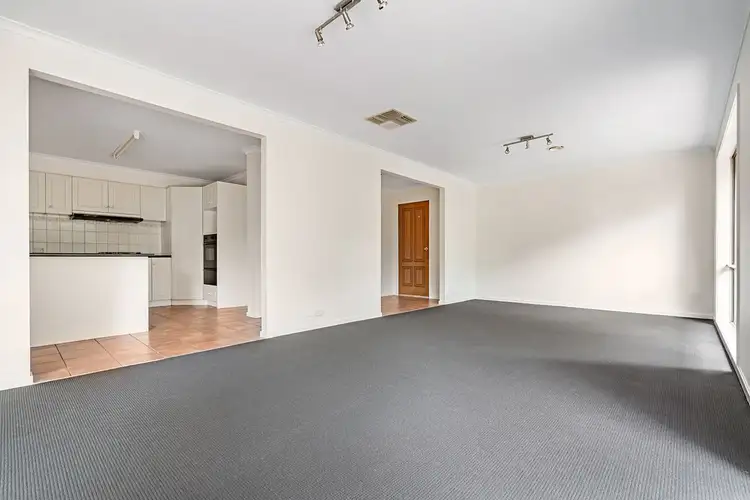 Fifth view of Homely house listing, 5 Yeovil Court, Craigieburn VIC 3064