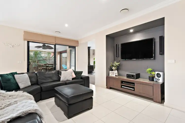 Fifth view of Homely house listing, 24 Rivendale Crescent, Drouin VIC 3818