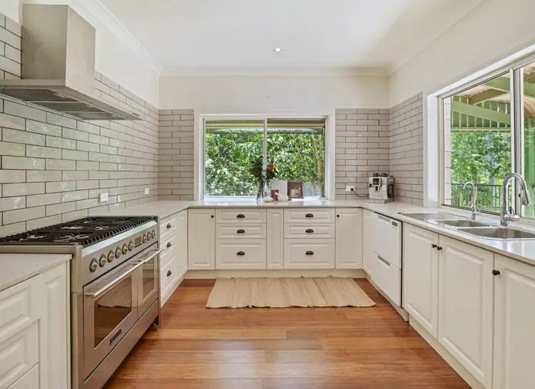 16 Sunray Drive, Bonogin QLD 4213