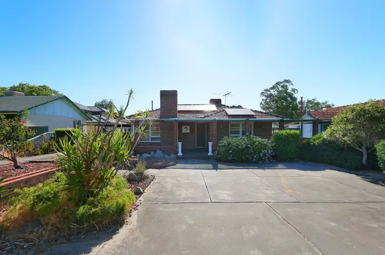 13 Gregory Way, Coolbellup WA 6163