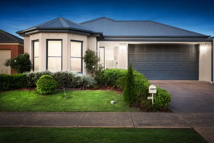 64 Oaklands Way, Pakenham VIC 3810