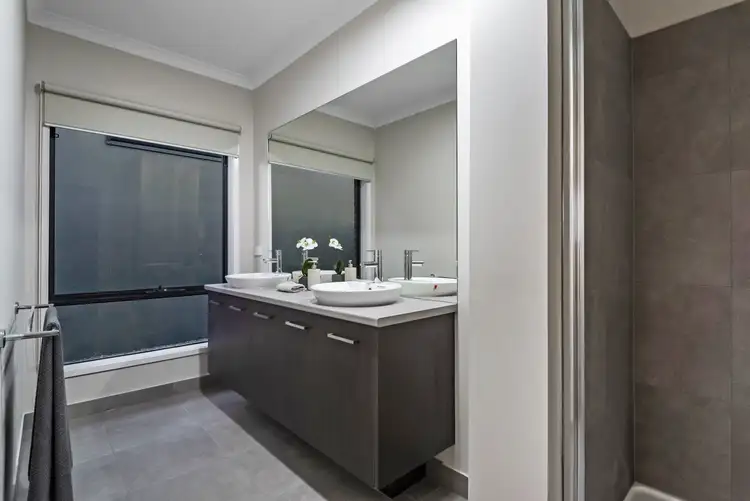 Fourth view of Homely house listing, 38 Riverglen Drive, Craigieburn VIC 3064