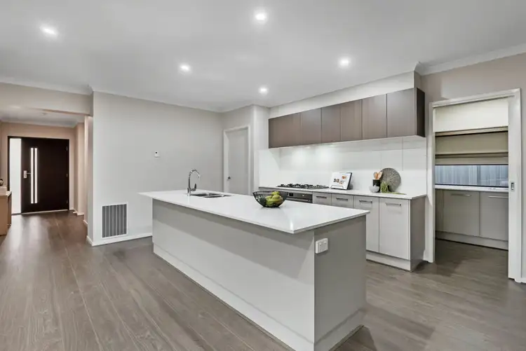 Fifth view of Homely house listing, 38 Riverglen Drive, Craigieburn VIC 3064