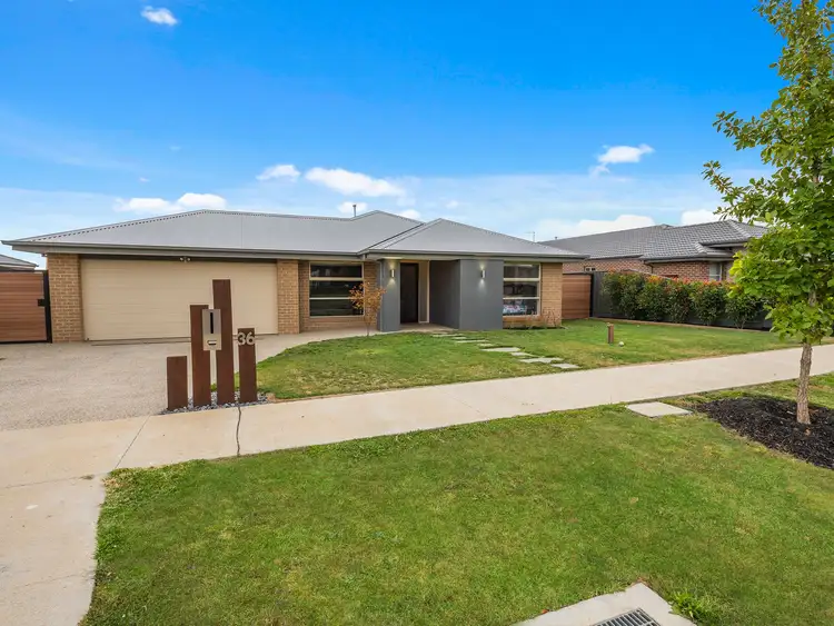 36 Casuarina Drive, Romsey VIC 3434