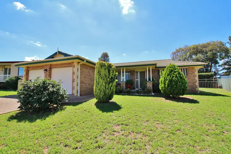 11 Samuel Court, Young NSW 2594