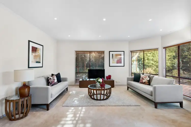 Second view of Homely house listing, 10 Emma Court, Mount Waverley VIC 3149