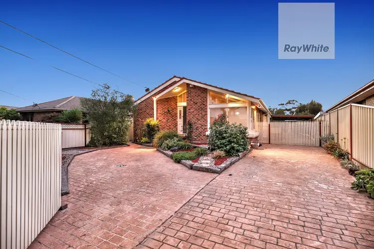 24 The Circuit, Gladstone Park VIC 3043