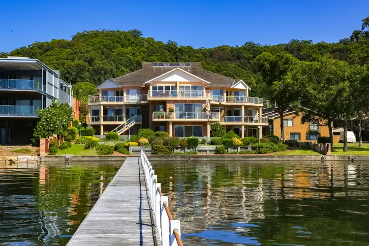 5/9-13 Kurrawa Avenue, Point Clare NSW 2250